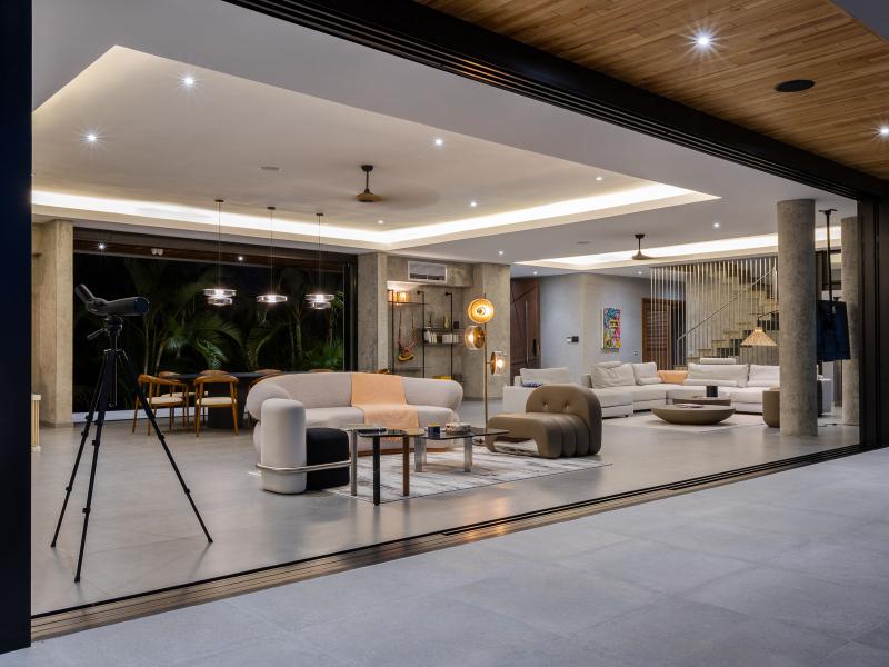 Endless Summer — interior